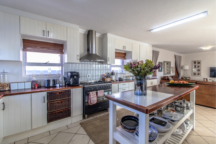 5 Bedroom Property for Sale in Calypso Beach Western Cape